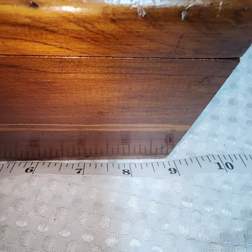 VINTAGE CEDAR WOOD SMALL TRINKET BOX CHEST 9